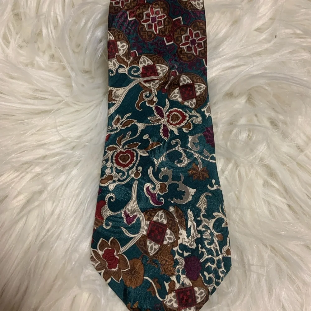 Valeriano silk‎ USA made tie